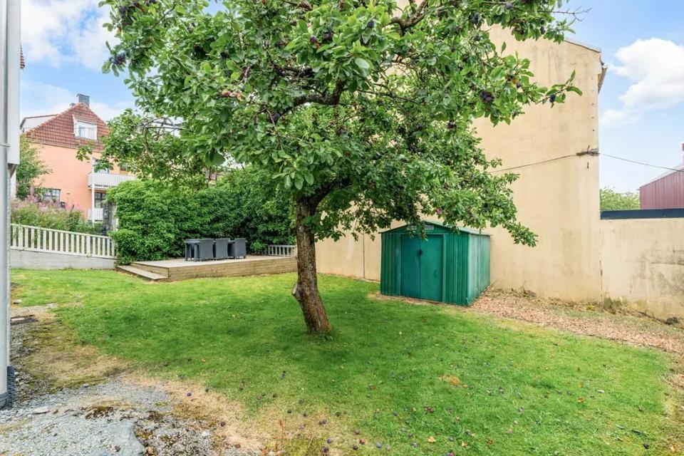 Valand 10 Min Walk From Center Leilighet *